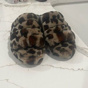 Women’s Ugg size 7